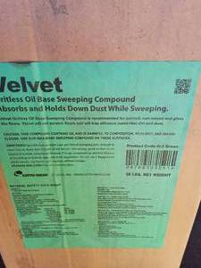 lot 111 image: Velvet oil based sweeping compound, 50#, NEW