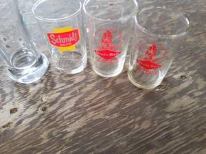 lot 137 image: Group of Beer glasses