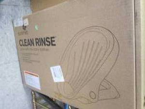 lot 3 image: Summer Clean Rinse grow-with-me baby bather