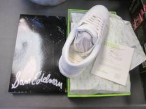 lot 17 image: Sam Edelman Ethyl White Leather Womens size 9 shoes