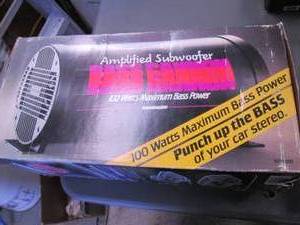 lot 19 image: 100 watt Amplified Subwoofer Bass Cannon