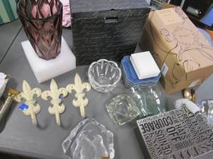 lot 94 image: Assortment of beautiful household decor and personal care supplies