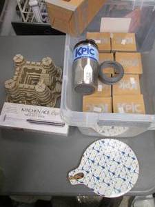 lot 319 image: Lot of 14oz Insulated KPic travel cups, milk frother as well as a castle shaped bakeware mold