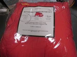lot 332 image: Twin size reversible Comforter