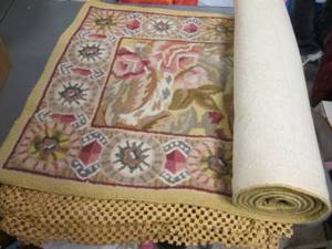 lot 337 image: Floral Carpet Runner with gripping non-skid padding