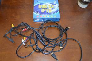 lot 123 image: Digital S2 Set Top Box  3 HDMI Cords  1 AV Cord