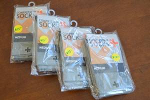 lot 140 image: Medium Sized Compression Socks - 4-Pack