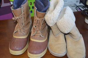lot 175 image: Uggs Womans Size 8 & Cyril Boots Unknown Size
