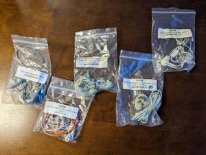 lot 263 image: Bose Headphones - 6-Pack