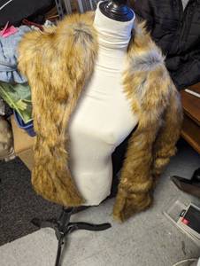 lot 266 image: Fabulous Fur Scarf Tan