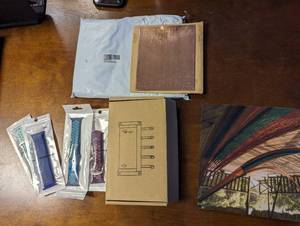 lot 271 image: Small Fashion Electronic Accessories