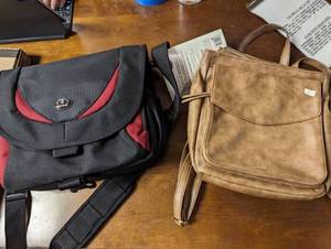 lot 285 image: 2 Bags, 1 Relic, 1 Tamarac