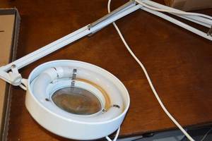lot 229 image: White Desk Magnifying Lamp