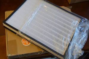 lot 244 image: Breathe Naturally Air Filter Kit