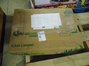 lot 56 image: Case of 100 EarthSense 56gal 1.25mil commercial Can Liners