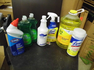 lot 79 image: Lot of assorted household Cleaning supplies