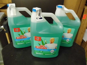 lot 88 image: 3-gallon jugs of Mr Clean concentrated Cleaning detergent