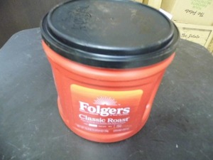 lot 99 image: Folgers 25.9oz canister Classic Roast Ground Coffee, Medium Roast