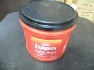 lot 100 image: Folgers 25.9oz canister Classic Roast Ground Coffee, Medium Roast
