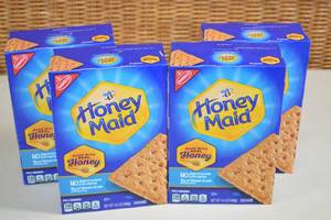 lot 147 image: 4ct Box of Honey Maid Graham Crackers