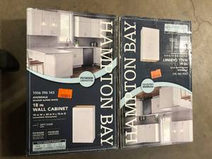 Lot of 2 Hampton Bay Avondale 18 in. W x 12 in. D x 30 in. H Ready to Assemble Plywood Shaker Wall Kitchen Cabinet in Alpine White    Customer Returns See Pictures