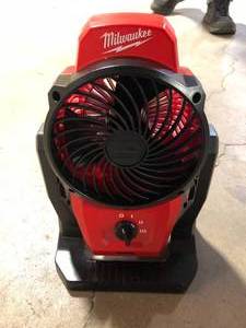 Milwaukee M12 12-Volt Lithium-Ion Cordless Jobsite Fan (Tool-Only)   Customer Returns See Pictures