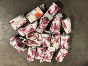 Lot of HDX White Disposable Latex Cleaning Gloves (200-Count)  Customer Returns See Pictures