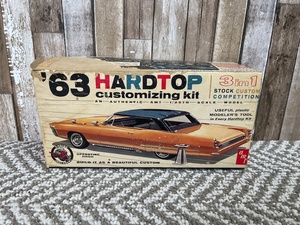 lot 18 image: 1963 Hardtop Customizing Kit 3 in 1