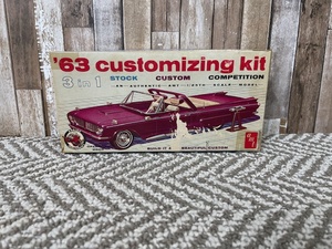 lot 25 image: 1963 Customizing Kit 3 in 1