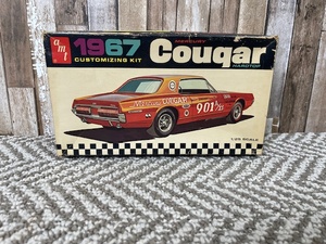 lot 26 image: 1967 Mercury Cougar Hardtop customizing kit