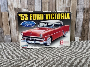 lot 191 image: 1953 Ford Victoria