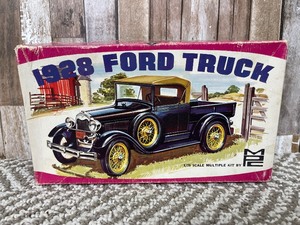 lot 279 image: 1928 FORD TRUCK