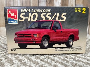 lot 216 image: 1994 Chevrolet S-10 SSLS