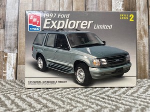 lot 211 image: 1997 Ford Explorer