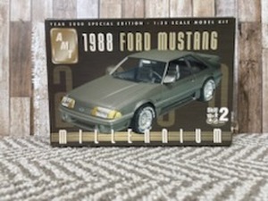 lot 223 image: 1988 Ford Mustang