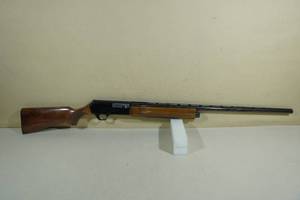 lot 13 image: Browning 2000 12 Gauge Semi-Auto Shotgun