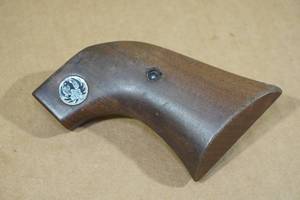 lot 33 image: Ruger Wood Revolver Grips