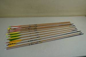 lot 58 image: Gold Tip Traditional Woodgrain Arrows