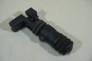 lot 66 image: BT Atlas Accu-Shot Adjustable Height Monopod