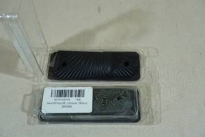lot 70 image: Guuun G10 Custom Grips for 1911 Style Pistol