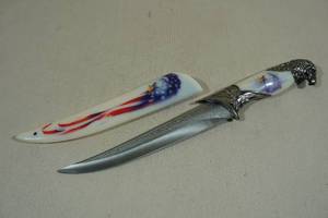 lot 80 image: Eagle Theme Collector Knife with Hard Sheath