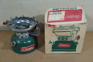 lot 95 image: Vintage Coleman 502-700 Sportster Single Burner Stove