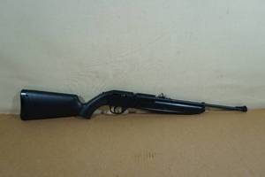 lot 100 image: Crosman Pumpmaster 760 Pellet Rifle
