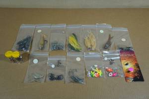 lot 136 image: Assorted Ice Fishing Tackle
