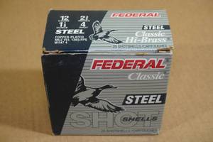 lot 205 image: 25 Federal Classic Hi-Brass 12 Gauge 2-34 Steel 4 Shot Shotshells