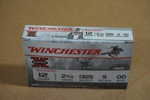 lot 220 image: 5 Winchester Super-X 12 Gauge 2-34 00 Buck Shotshells