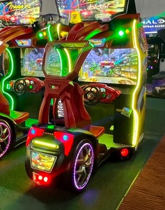 lot 6 image: (1) Cruisn Blast Arcade