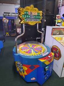 lot 47 image: Wheel of Fortune Arcade Game