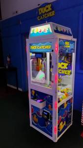 lot 84 image: Duck Catcher Arcade Crane Machine by Coast To Coast Entertainment