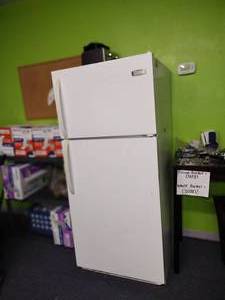 lot 117 image: Frigidaire 17 Cu In FreezerRefrigerator